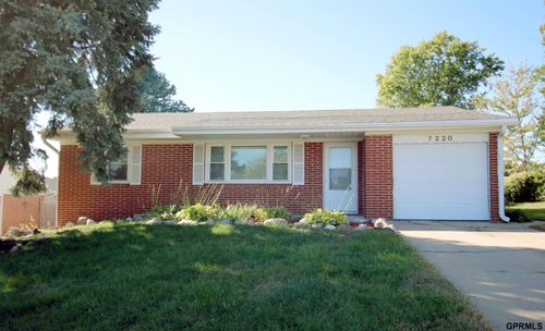 7220 Blue Ridge Dr, Bellevue, NE, 68147-1328 | Card Image