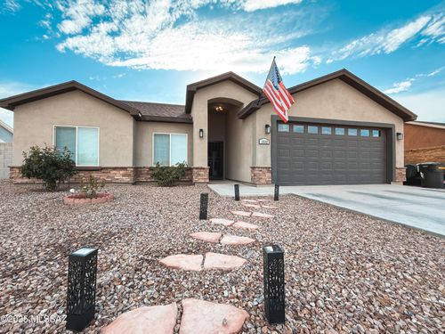 1532 N Porter Ln, Thatcher, AZ, 85552-5590 | Card Image