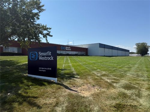 1601 Blairs Ferry Rd Ne, Cedar Rapids, IA, 52402-5805 | Card Image