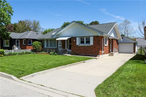 15 Richard Ave, Simcoe, ON, N3Y3J1 | Card Image