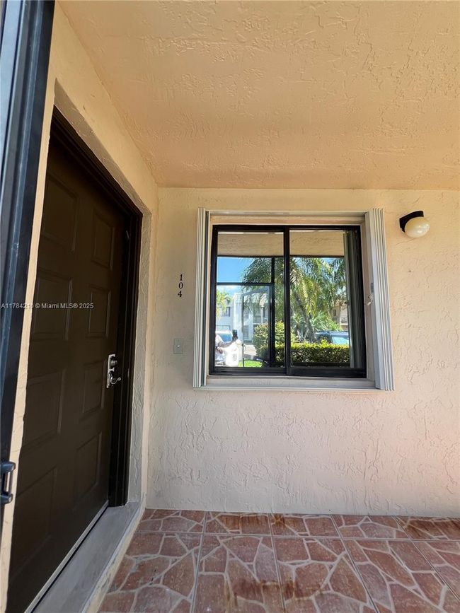 APT-104 - 16461 Blatt Blvd, Condo with 2 bedrooms, 2 bathrooms and null parking in Weston FL | Image 5