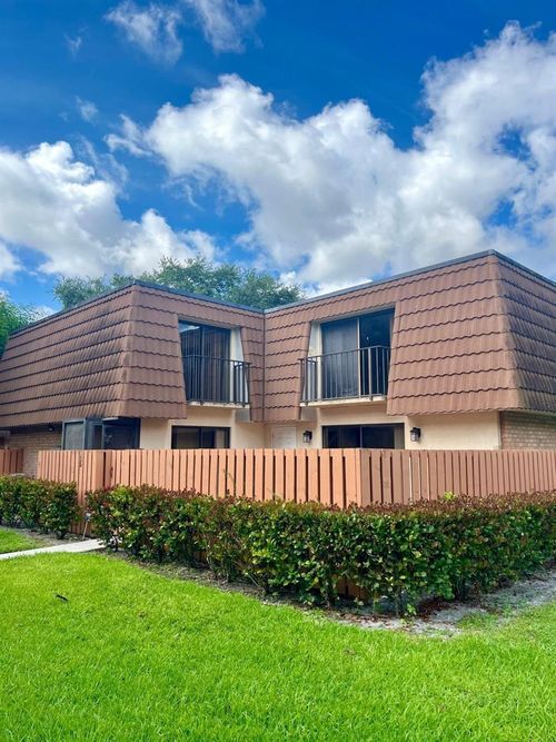 185 Charter Way, West Palm Beach, FL, 33407-6630 | Card Image