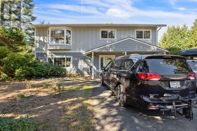 8863 Clarkson Ave, House other with 4 bedrooms, 2 bathrooms and 2 parking in Black Creek BC | Image 1