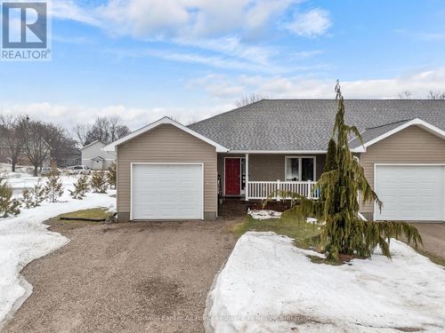 184 Toronto Blvd, Clinton, ON, N0M1L0 | Card Image