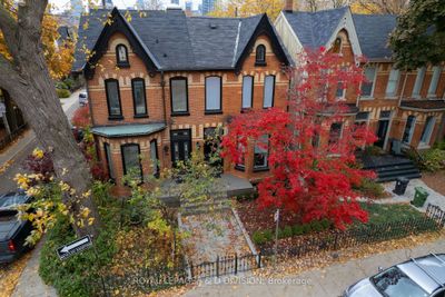 416 Sackville St, House attached with 3 bedrooms, 4 bathrooms and 2 parking in Toronto ON | Image 3