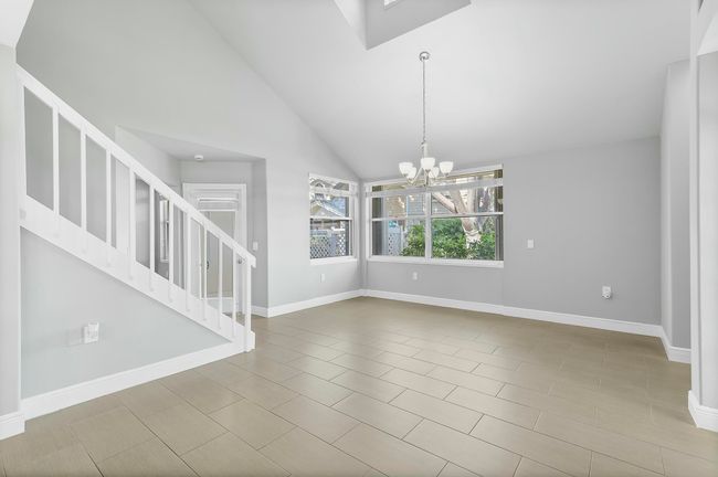 2701 Amherst Ct, Condo with 3 bedrooms, 2 bathrooms and null parking in Boynton Beach FL | Image 7