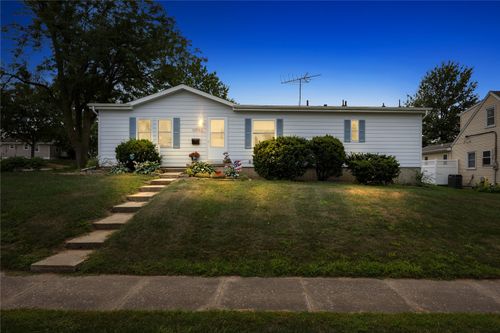 1105 18th Ave Sw, Cedar Rapids, IA, 52404-2609 | Card Image