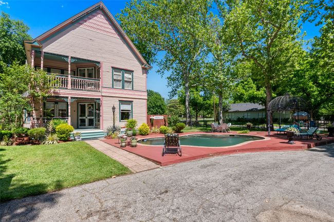 1303 W Main St, House other with 4 bedrooms, 3 bathrooms and null parking in Waxahachie TX | Image 34