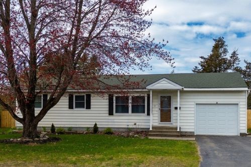 23 Forest St, South Burlington, VT, 05403-6441 | Card Image