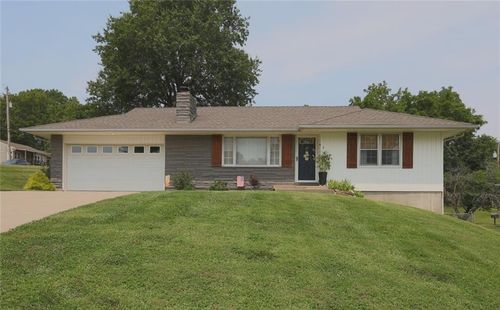 2 Ne 63rd Ter, Gladstone, MO, 64118-4161 | Card Image
