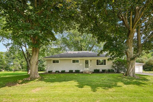 2436 S Ronke Ln, New Berlin, WI, 53151-2964 | Card Image