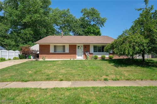 400 Cathy Drive, Munroe Falls, OH, 44262 | Card Image