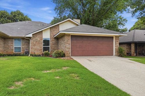 4203 Spring Meadow Ln, Flower Mound, TX, 75028-1231 | Card Image