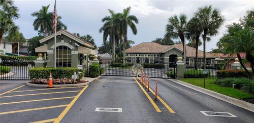 130 Palm Desert Ln, Pompano Beach, FL, 33069-6124 | Card Image