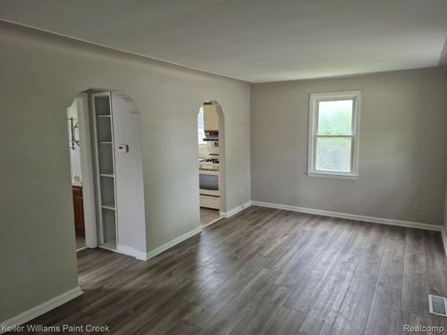 29280 Coolidge St, Roseville, MI, 48066-2269 | Card Image