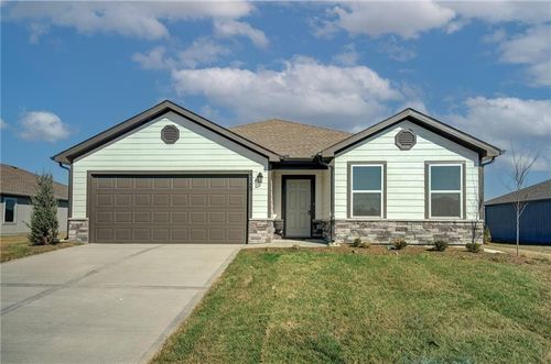 501 Se Nelson Dr, Blue Springs, MO, 64014-5244 | Card Image