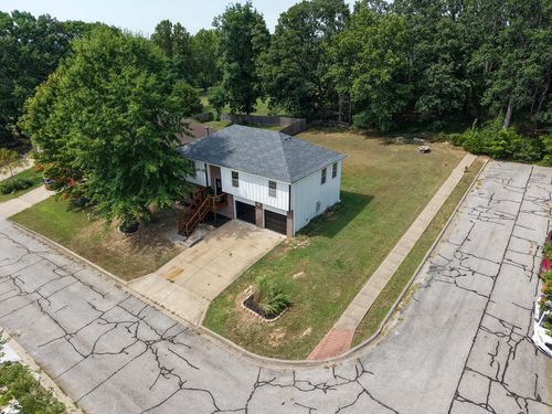 2013 E Jay St, Ozark, MO, 65721-7836 | Card Image