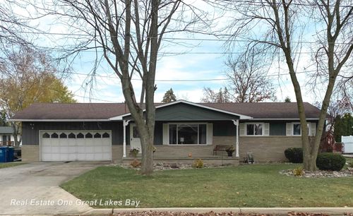 870 Waukee Ln, Zilwaukee, MI, 48604-1142 | Card Image