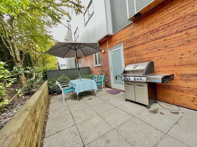 8418 Gladstone Street, Townhouse with 3 bedrooms, 2 bathrooms and 1 parking in Vancouver BC | Image 3