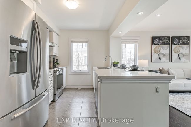 979 Nadalin Hts, House attached with 4 bedrooms, 2 bathrooms and 1 parking in Milton ON | Image 18