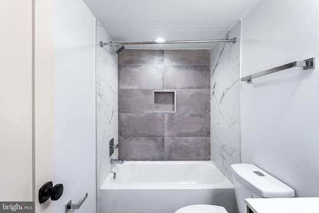 APT-4 - 845 19 Th St Ne, Condo with 2 bedrooms, 1 bathrooms and null parking in WASHINGTON DC | Image 8