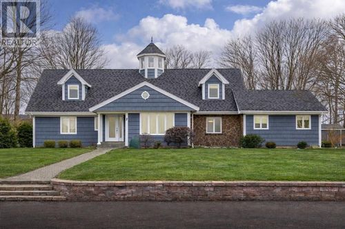 7 Glynwood Dr, Charlottetown, PE, C1A6J7 | Card Image