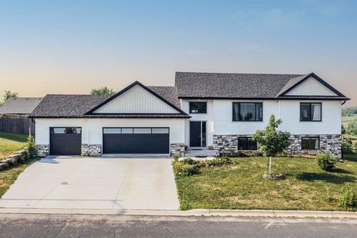856 Golfview Ave, Zumbrota, MN, 55992-7336 | Card Image