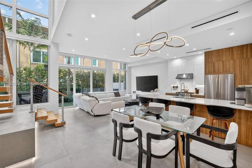 606 Ne 8th Ave, Fort Lauderdale, FL, 33304-4657 | Card Image