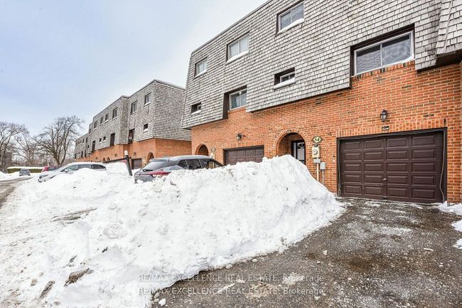 10 - 54 Briar Path, Condo with 4 bedrooms, 2 bathrooms and 1 parking in Brampton ON | Image 32