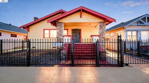 1646 51st Ave, Oakland, CA, 94601-5237 | Card Image