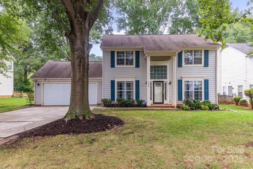 3-8308 Woodford Bridge Dr, Charlotte, NC, 28216-9678 | Card Image