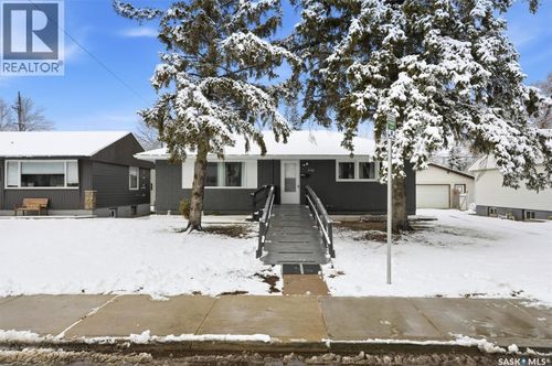 2126 William Ave, Saskatoon, SK, S7J1A5 | Card Image