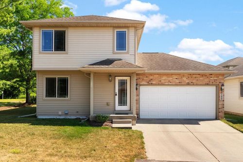 530 Lexington Drive, Oregon, WI, 53575 | Card Image