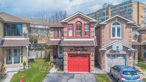 15 Heaver Dr, Whitby, ON, L1N9K4 | Card Image