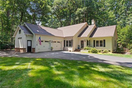 3805 Tangle Oak Dr, Clemmons, NC, 27012-9260 | Card Image