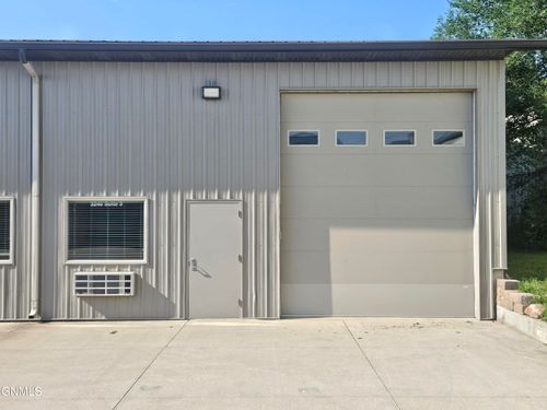 3240 Rock Island Pl, Bismarck, ND, 58504-9540 | Card Image