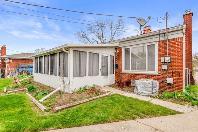 3234 Concord St, House other with 3 bedrooms, 2 bathrooms and null parking in Trenton MI | Image 4
