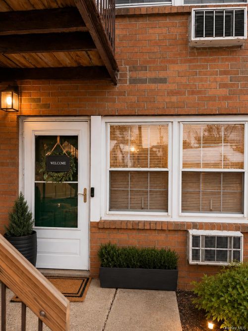l2-274 Hooker Avenue, Poughkeepsie, NY, 12603 | Card Image