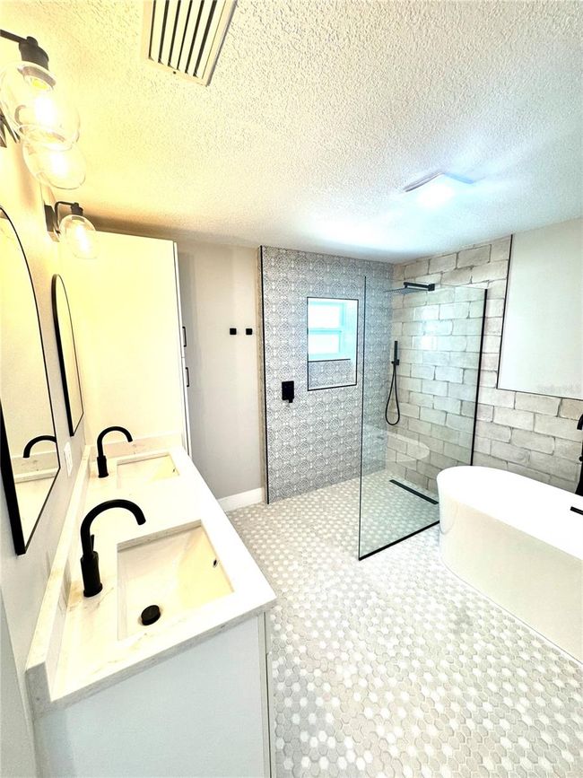 6524 Senegal Palm Way, House other with 3 bedrooms, 2 bathrooms and null parking in APOLLO BEACH FL | Image 23
