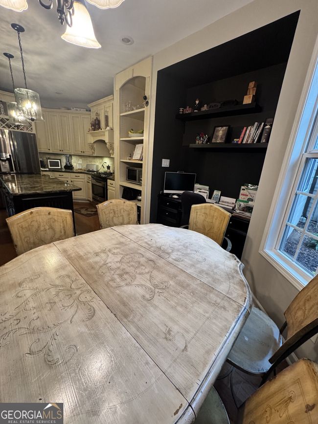 374 Persimmon Dr, House other with 5 bedrooms, 3 bathrooms and 8 parking in Sharpsburg GA | Image 11