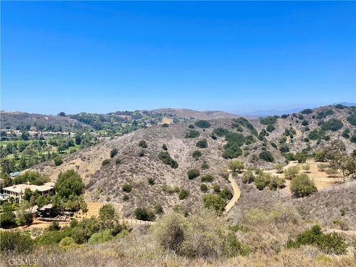 27591 Rolling Wood Ln, San Juan Capistrano, CA, 92675-1939 | Card Image
