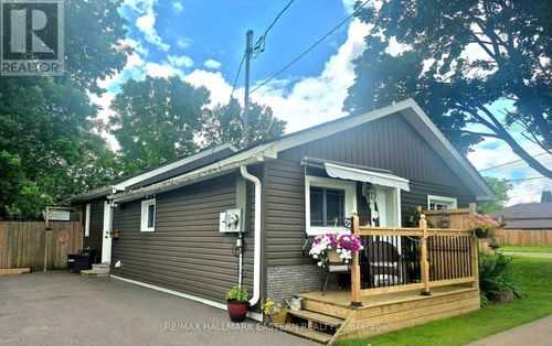 779 Chamberlain St, Peterborough, ON, K9J4M2 | Card Image