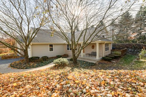 675 Charleston Ct, Brookfield, WI, 53045-0612 | Card Image