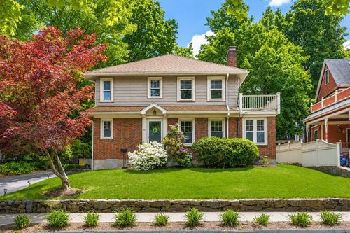 1-72 Clyde St, Newton, MA, 02460-2250 | Card Image