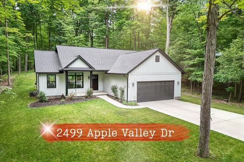 2499 Apple Valley Dr, Howard, OH, 43028-9326 | Card Image