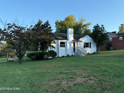 1620 Scenic Dr, Maryville, TN, 37803-5655 | Card Image