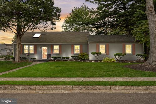 102 Lincoln Ave, MOUNT EPHRAIM, NJ, 08059-1639 | Card Image