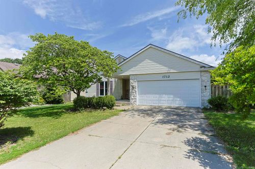 1712 Woodland Dr, Elkhart, IN, 46514-4771 | Card Image