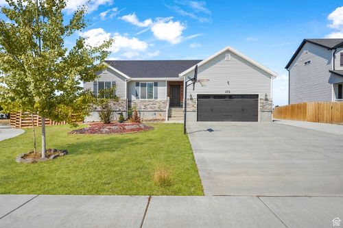 273 E Cherry St, Grantsville, UT, 84029-9412 | Card Image