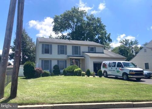 7 Mill Rd, Burlington, NJ, 08016-3506 | Card Image